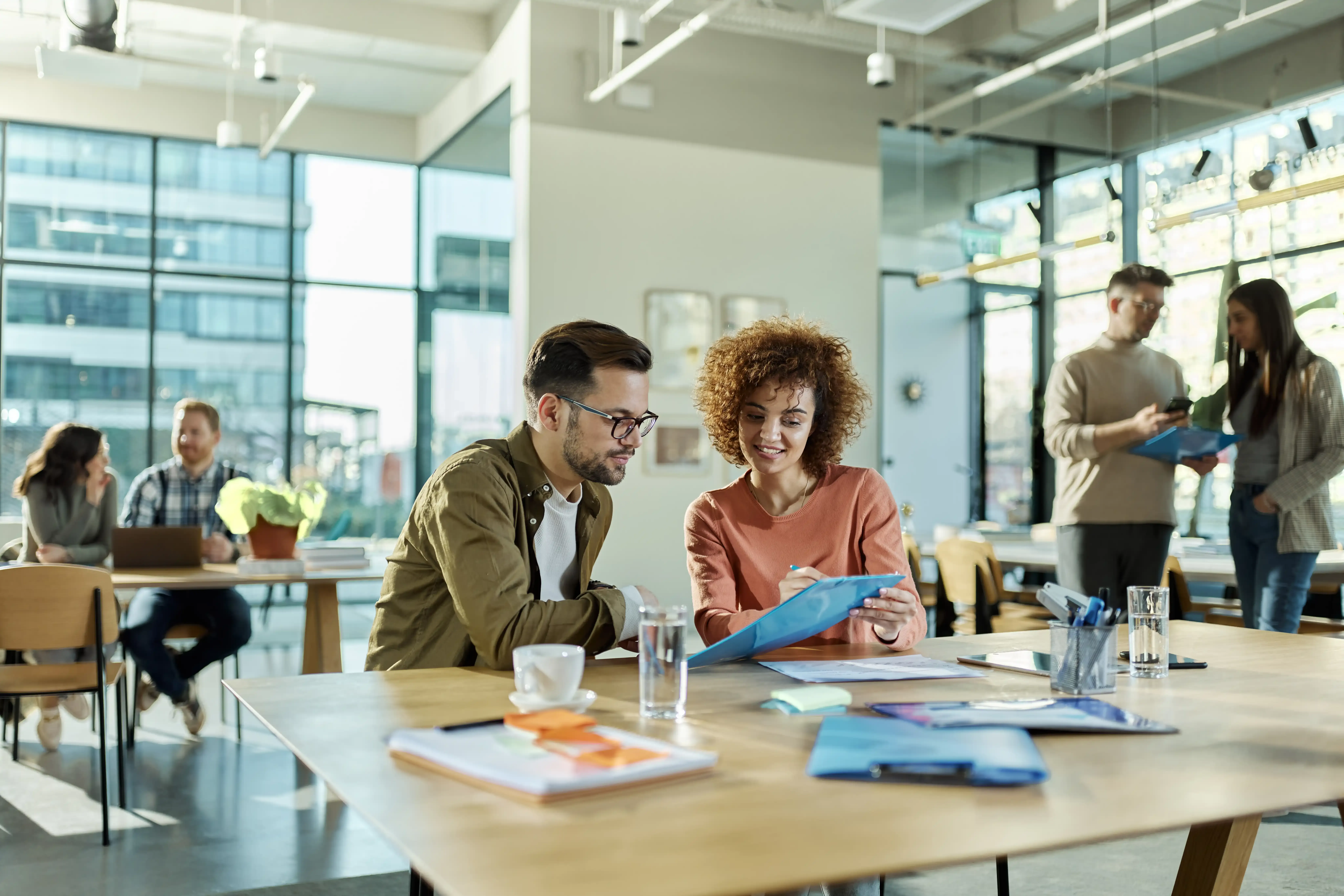 Make HR more efficient with robotic & agentic automation
