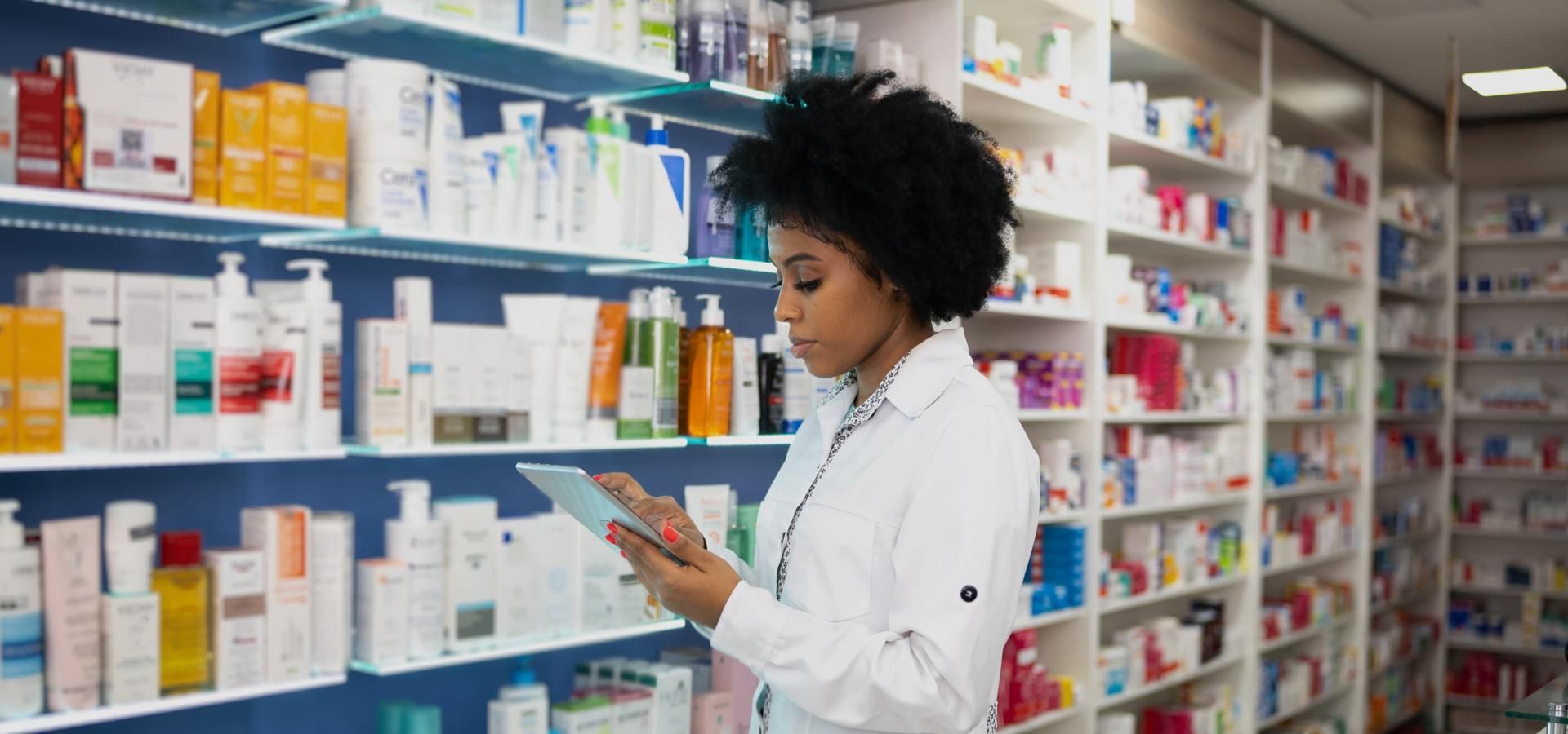 Pharmacy automation:
top 5 solutions & smart technologies to adopt