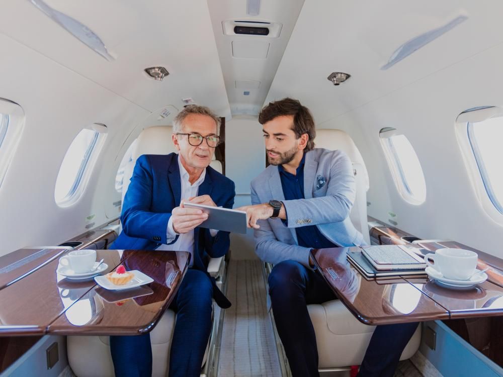 KI in der Vermögensverwaltung:
Anwendungsfälle,
Lösungen & Einführungsleitlinien