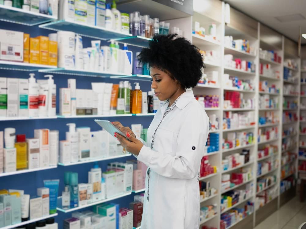 Pharmacy automation:
top 5 solutions & smart technologies to adopt